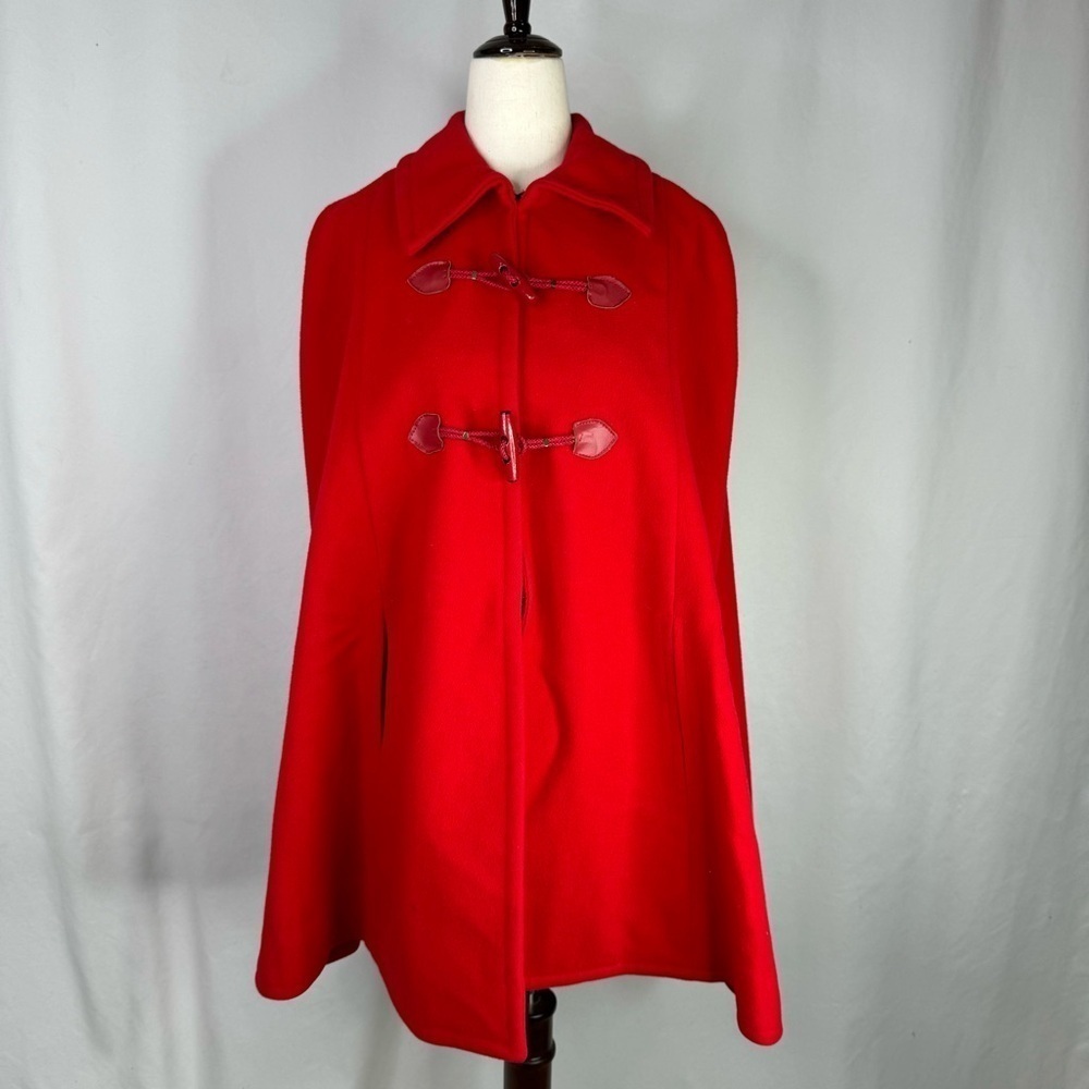Vintage handmade red boiled wool cape toggle closures
